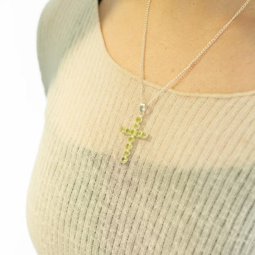 Crucifix cu Peridot
