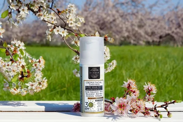 Cremă Solară Hidratantă SPF30 - Piele Normală/Mixtă